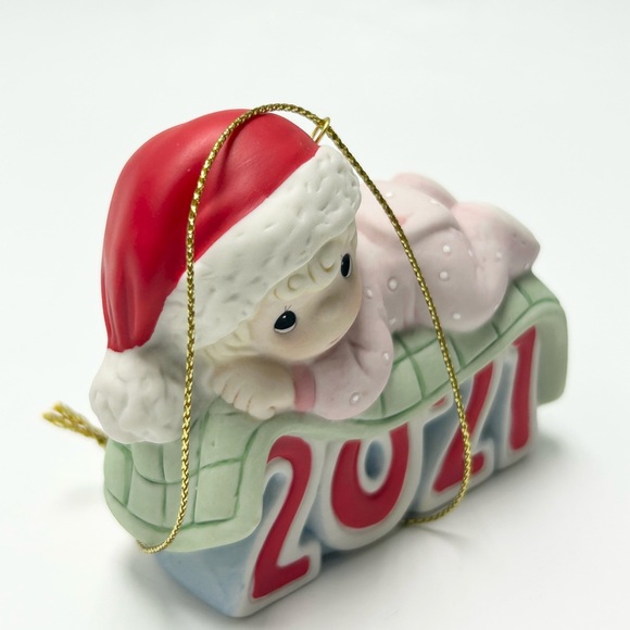 🌨️❄️🔴Precious Moments - Baby’s 1st Christmas (2021) Porcelain Ornament - Picture 12 of 17